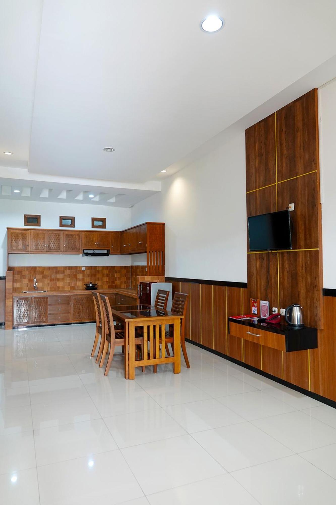 Baratha Hotel & Resto Bondowoso 외부 사진