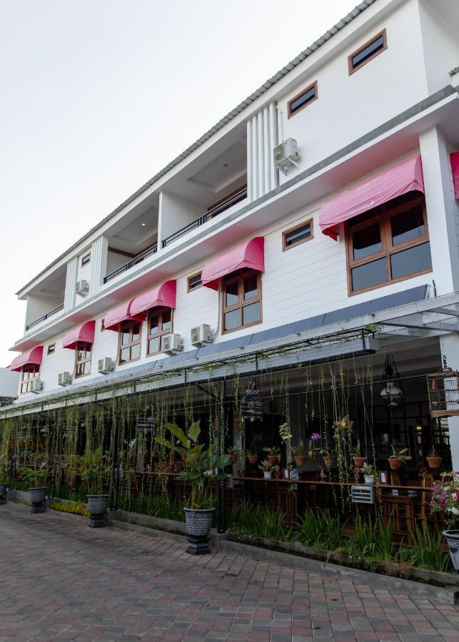 Baratha Hotel & Resto Bondowoso 외부 사진