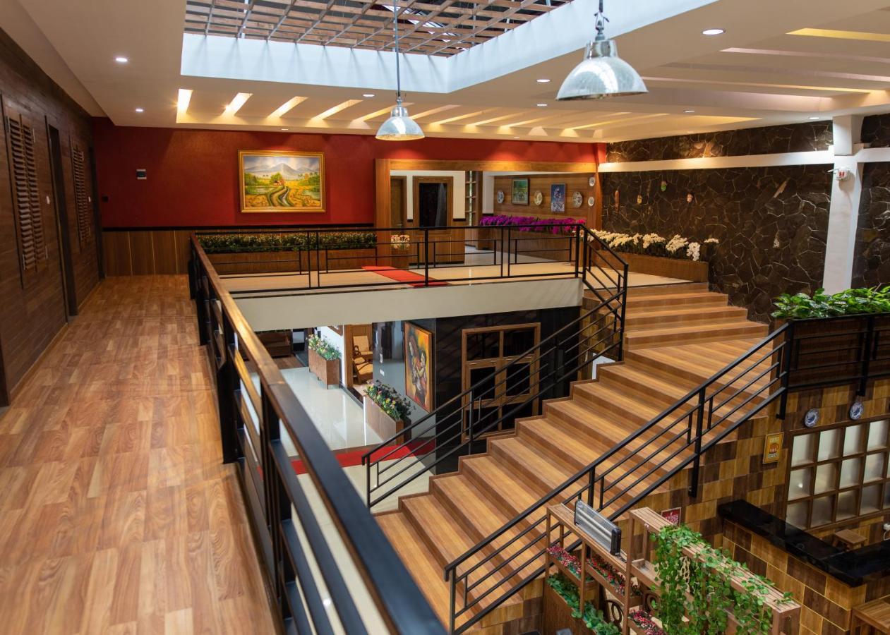 Baratha Hotel & Resto Bondowoso 외부 사진