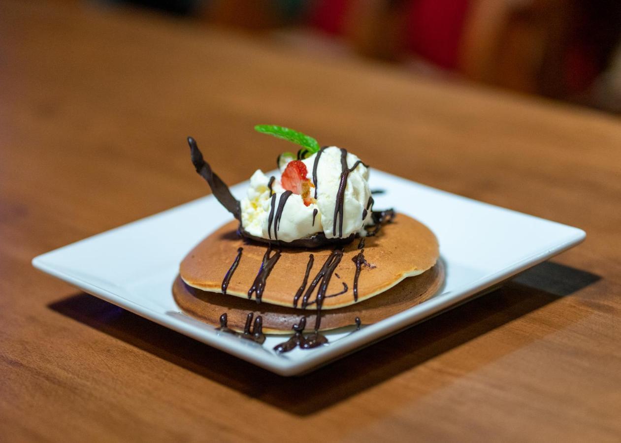 Baratha Hotel & Resto Bondowoso 외부 사진