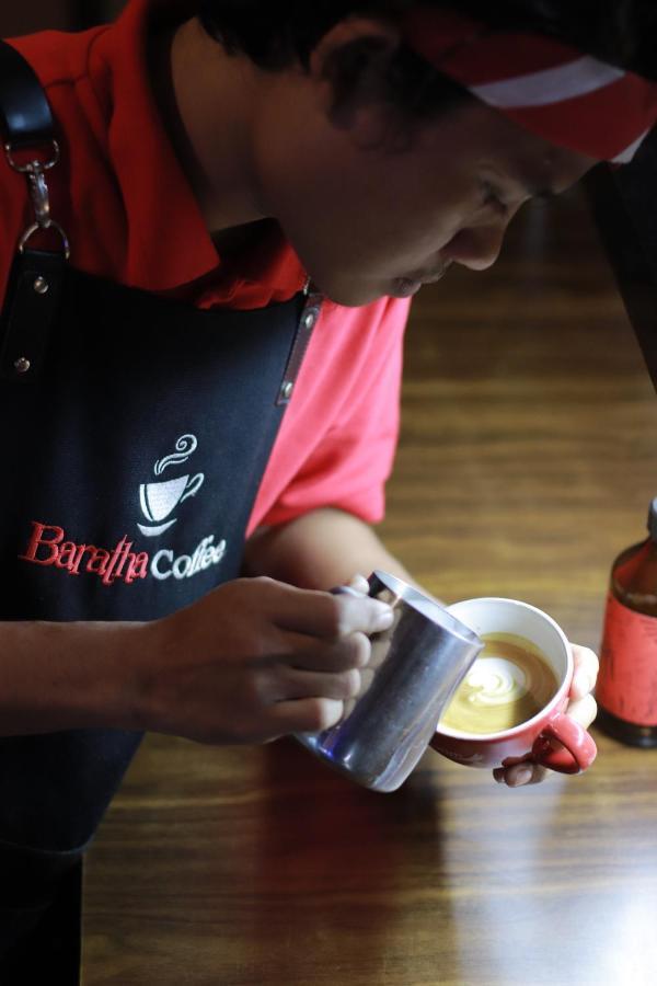 Baratha Hotel & Resto Bondowoso 외부 사진