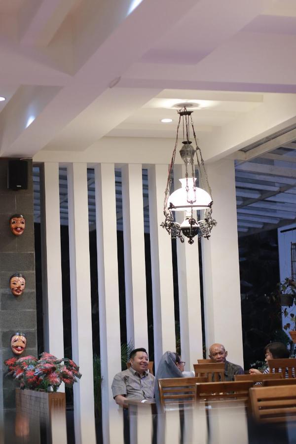 Baratha Hotel & Resto Bondowoso 외부 사진